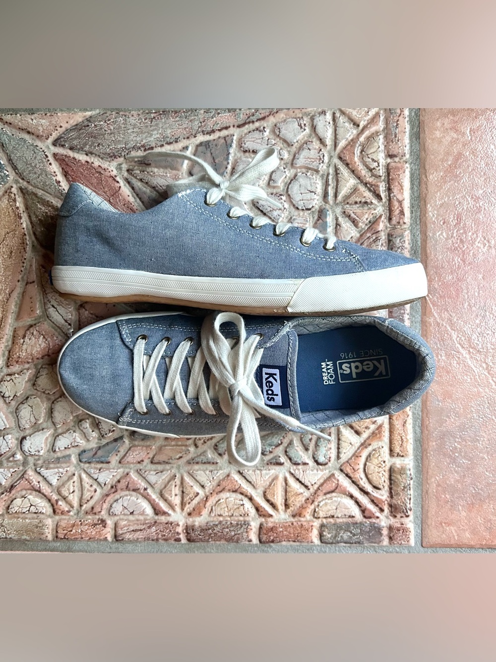 Keds sneakers size 8 - Picture 2 of 9